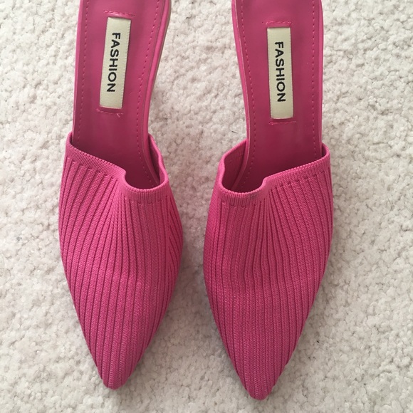 Shoes - NWOT Fashion pink mules